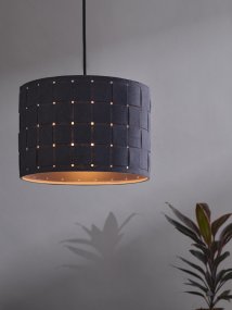 Felt Weaving Ø28 Dunkelgrau hängelampe Von Ledvance - Dekorativ pendel med sk&auml;rm gjord av fl&auml;tad filt vilket ger en fin och varm ljusspridning i rummet.