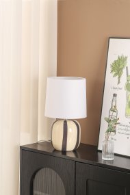 Pholca 38cm Weiß/grau tischlampe Von Nordic Lighting - Der Lampenfu&szlig; aus Keramik besticht durch seine cremewei&szlig;e Basis und graue Streifen, die f&uuml;r Lebendigkeit und Charakter sorgen.