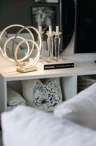 Loop 37cm Sekt tischlampe Von Aneta Lighting - Integrierte 14W LED, dimmbar über einen 3-Stufen-Dimmer am Lampensockel.