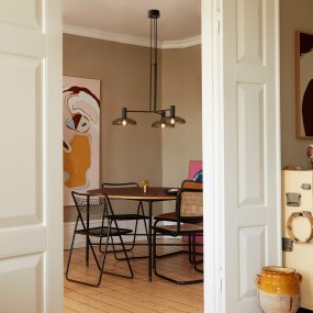 Ufo Circle 80cm Schwarz hängelampe Von CO Bankeryd - Die Deckenlampe UFO Circle hat ein ausgereiftes, modernes Design, das jedes eingerichtete Zuhause aufwertet.