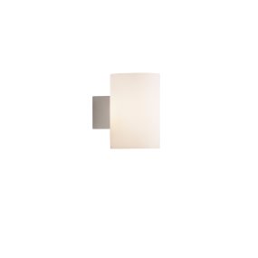 Evoke L Weiß wandlampe Von Herstal - Den smarta konstruktionen med b&aring;de upp- och nerljus g&ouml;r den till ett utm&auml;rkt val f&ouml;r att belysa din hall, vardagsrum eller sovrum p&aring; ett subtilt men effektfullt s&auml;tt.