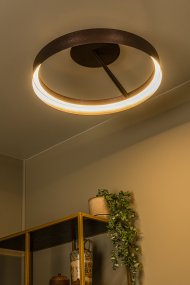 Leonard Ø55 Braun deckenleuchte Von Lucide - Die Lampe ist mit einem handels&uuml;blichen Wandschalter in drei Stufen dimmbar, sodass die Helligkeit flexibel an die jeweilige Situation angepasst werden kann.