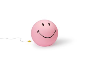 Smiley High Light Rosa kinderlampe Von Mr Maria - Smiley erhellt den Raum mit einem angenehm warmen Licht und l&auml;chelt Sie an, wenn Sie den Raum betreten.