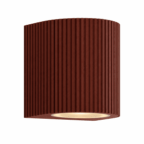 Freja Single Rost außenlampe Von Lampan - Freja passt perfekt an den Eingangsbereich, die Garageneinfahrt oder die Terrasse und wird so zum funktionalen und zugleich dekorativen Element.
