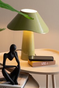 Ameno 33cm Grün tischlampe Von Leitmotiv - Ameno ist eine stilvolle Tischleuchte aus Metall mit einer glänzend grünen Oberfläche, die eine sanfte und harmonische Ausstrahlung verleiht.