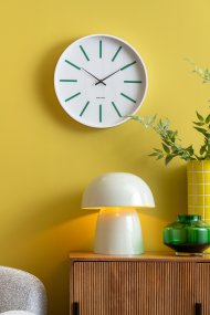 Masivo Seta 34cm Grün tischlampe Von Leitmotiv - Ihre großzügigen Abmessungen und die sanft geschwungene Pilzform verleihen ihr eine ruhige und zugleich ausdrucksstarke Ausstrahlung.