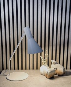 Ceres 46cm Beige schreibtischlampe Von Aneta Lighting - Die Tischleuchte CERES hat ein stilvolles und zeitloses Design mit geraden und klaren Formen.