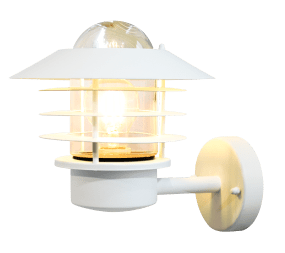 Ystad Weiß außenlampe Von Nordic Lighting - Das Licht breitet sich angenehm durch das Glas aus und schafft eine einladende Atmosph&auml;re am Eingang, an der Fassade oder entlang der Hauswand.