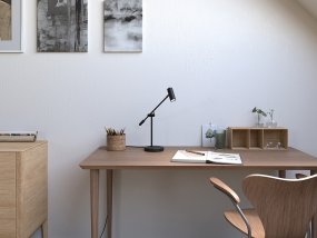 Cato 48cm Mattschwarz schreibtischlampe Von Belid - Cato ist eine Hommage an unser skandinavisches Erbe mit minimalistischem Design und sorgf&auml;ltig ausgew&auml;hlten hochwertigen Materialien.
