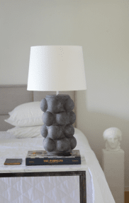 Bubbles 47cm Grau lampenfuß Von Hallbergs - Das sprudelnde Design hat eine gr&aring; Farbe und imitiert Beton.