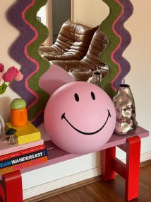 Smiley High Light Rosa kinderlampe Von Mr Maria - Smiley erhellt den Raum mit einem angenehm warmen Licht und l&auml;chelt Sie an, wenn Sie den Raum betreten.