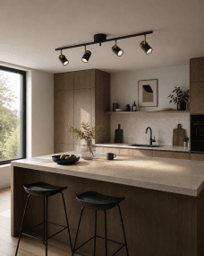 Lynx 4 Schwarz spotlight Von Nordic Lighting - Platzieren Sie ihn im Flur, in der K&uuml;che oder im Schlafzimmer.