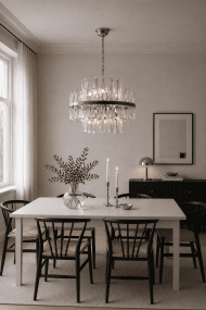 Berwick Ø50 Transparent kristall Von Lampan - Mit ihrem dekorativen Design wird Berwick zum beeindruckenden Blickfang &uuml;ber dem Esstisch, im Wohnzimmer oder im Flur und verleiht jedem Raum Eleganz und Atmosph&auml;re.
