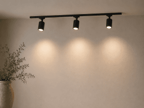 Forma 3-sett Schwarz Von Nordic Lighting - Ein komplettes Set aus Schienen und Strahlern von Nordic Lighting.
