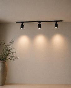 Forma 3-sett Schwarz Von Nordic Lighting - Ein komplettes Set aus Schienen und Strahlern von Nordic Lighting.