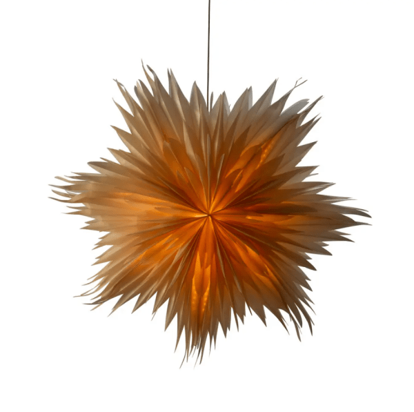 Papierstern Ø60 Gold Von Konstsmide - Mit seinem eleganten Design und dem sanften Licht verbreitet es eine ruhige und heimelige Weihnachtsstimmung.