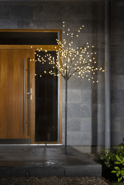 Brauner Baum 250cm Braun Von Konstsmide - Schaffen Sie mit dieser Lichterkette eine stimmungsvolle Atmosphäre – Ein Deko-Liebling zur Weihnachtszeit und das ganze Jahr über!