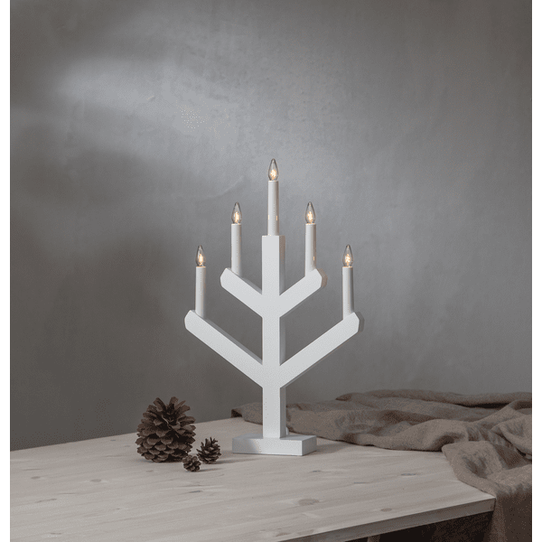 Vinga Weiß Von Star Trading - Der perfekte Kerzenhalter f&uuml;r Weihnachten, der Adventskerzenhalter ist aus Holz gefertigt.