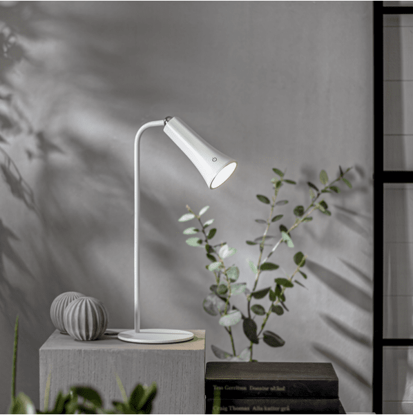 Functional 38cm Weiß tragbare Von Star Trading - Die Lampe verfügt über eine Touch-Funktion zum Einstellen der Helligkeit und Auswählen der LED-Farbe: Kaltweiß, Warmweiß oder Tageslicht.