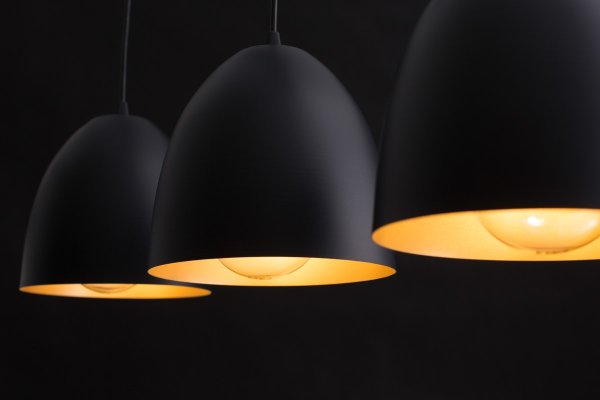 Lenox 70cm Schwarz hängelampe Von Emibig Lighting - Es erhellt den Innenraum optimal und ist ein schönes und dekoratives Detail in Ihrem Zuhause.