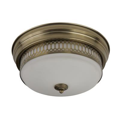 Edinburgh Ø35 Antikes Messing badezimmerlampe Von Searchlight - Sie ist in elegantem Antikmessing gehalten und von einem opalweißen Glasschirm umgeben, der für ein weiches und angenehmes Licht sorgt.
