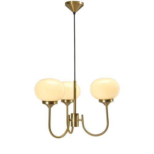 Elsy Ø60 Messing hängelampe Von PR Home - Aus Metall mit Messing-Finish und cremefarbenen Glasschirmen.
