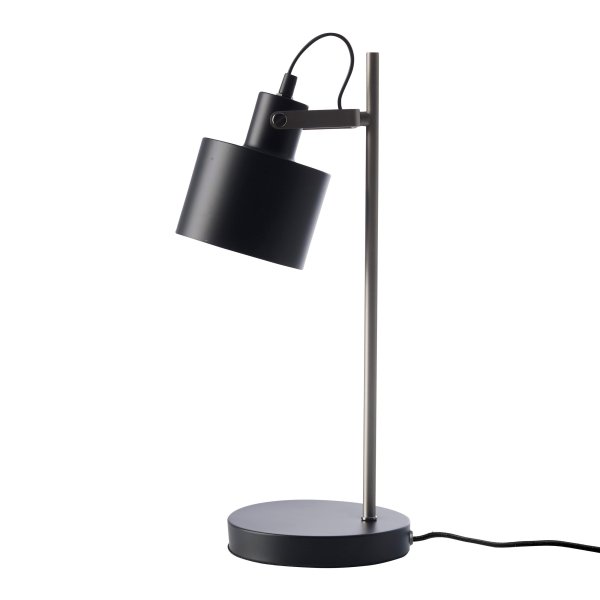 Ocean 43cm Schwarz schreibtischlampe Von Dyberg Larsen - Ocean bezaubert durch ihr Retro-Design mit einem Hauch von modernem Stil und eignet sich daher sowohl für das Schlafzimmer als auch als indirekte Lichtquelle im Wohnzimmer.