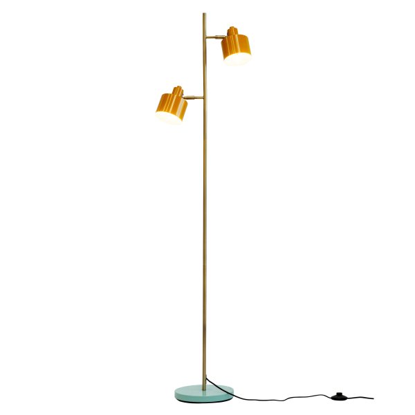 Ocean Mehrfarbig stehlampe Von Dyberg Larsen - Die Stehleuchte Ocean in den Schirmen Curry/Messing/Türkis verfügt über eine Metallkonstruktion, lässt sich nach oben und unten neigen und ist mit einem Fußschalter am Sockel ausgestattet.
