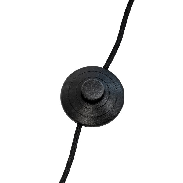 Ocean Mehrfarbig stehlampe Von Dyberg Larsen - Die Stehleuchte Ocean in den Schirmen Curry/Messing/Türkis verfügt über eine Metallkonstruktion, lässt sich nach oben und unten neigen und ist mit einem Fußschalter am Sockel ausgestattet.