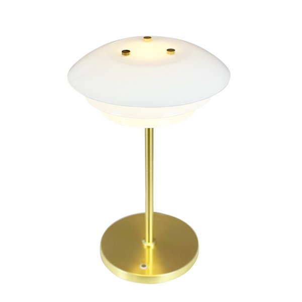 DL20 LED 30cm Messing tragbare Von Dyberg Larsen - Den uppladdningsbara lampan har en h&ouml;jd p&aring; 30 cm och en lampsk&auml;rmsdiameter p&aring; 20 cm, vilket g&ouml;r den perfekt f&ouml;r s&auml;ngbordet, skrivbordet eller en mysig h&ouml;rna.