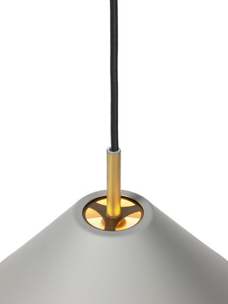 Hygge Ø40 Grau hängelampe Von Halo Design - Hygge ist eine elegante und zeitlose Pendelleuchte, die skandinavischen Minimalismus mit weichen Formen verbindet.