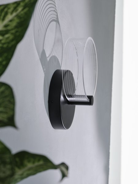 Circle PL 23cm Schwarz wandlampe Von Ledvance - In der ersten Stufe leuchtet die Lampe in warmweißem Licht mit 3000K, in der zweiten Stufe in kaltweißem Licht mit 4200K und in der dritten Stufe in 6500K (Tageslicht).