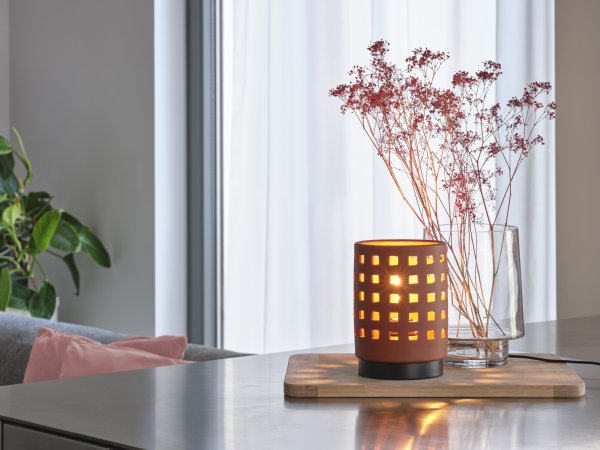 Clay Windows 15cm Braun tischlampe Von Ledvance - Placera f&ouml;rslagsvis i vardagsrummet som st&auml;mningsbelysning eller i sovrummet som s&auml;nglampa.
