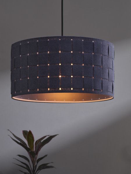 Felt Weaving Ø38 Dunkelgrau hängelampe Von Ledvance - Dekorativ pendel med sk&auml;rm gjord av fl&auml;tad filt vilket ger en fin och varm ljusspridning i rummet.