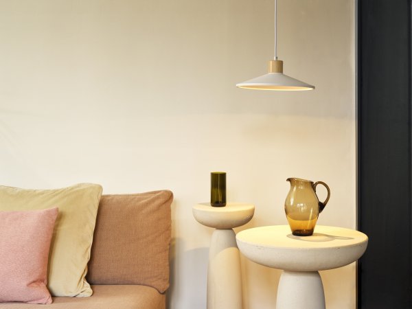 Plaster Wood Ø32 Weiß hängelampe Von Ledvance - Der dekorative Lampenschirm aus Gips sorgt für eine schöne Lichtverteilung im Raum.