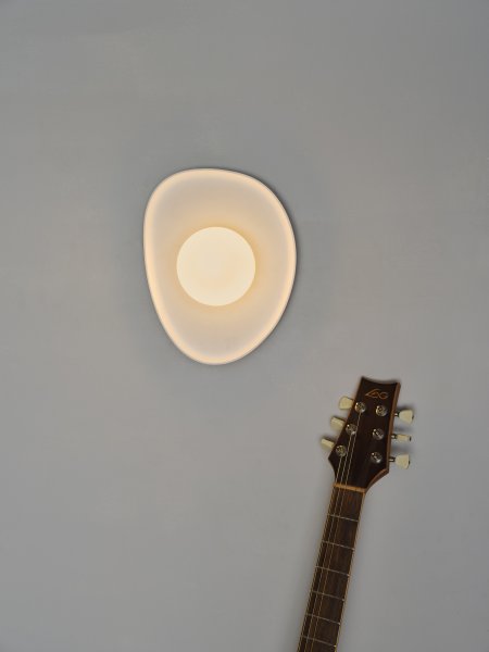 Plaster Nest 26cm Weiß wandlampe Von Ledvance - Glaskupan i opal som omfamnar ljusk&auml;llan skapar ett fint och bl&auml;ndfritt ljus i rummet.