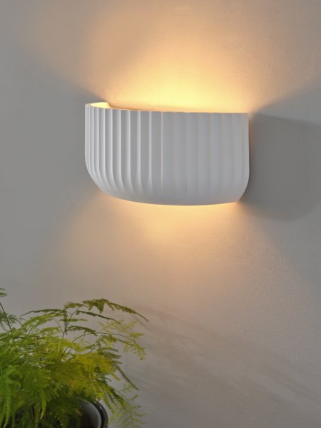 Plaster Routes 30cm Weiß wandlampe Von Ledvance - Plaster Routes &auml;r en modern v&auml;gglampa gjord av gips.