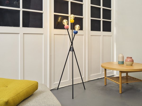 Bubble Mehrfarbig stehlampe Von Ledvance - Bubble ist eine einzigartige Stehlampe mit wunderschönen Farben in einem verspielten Design.