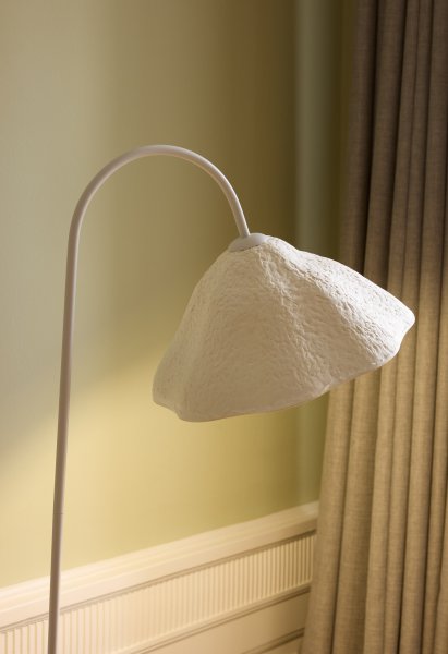Lotus Leaf Weiß stehlampe Von Ledvance - Der dekorative Papierschirm sorgt f&uuml;r eine angenehme Lichtverteilung im Raum.
