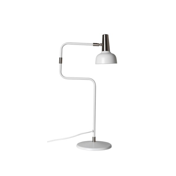 Ray 58cm Weiß tischlampe Von CO Bankeryd - Die Tischleuchte Ray ist für die Platzierung neben dem Sofa oder einem Lieblingssessel, neben dem Bett oder im Home-Office konzipiert.