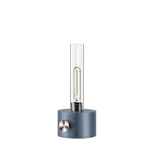 Harbor 23cm Mattblau tischlampe Von Herstal - Ein Leuchtturm, der zum sicheren Hafen der Heimat f&uuml;hrt.