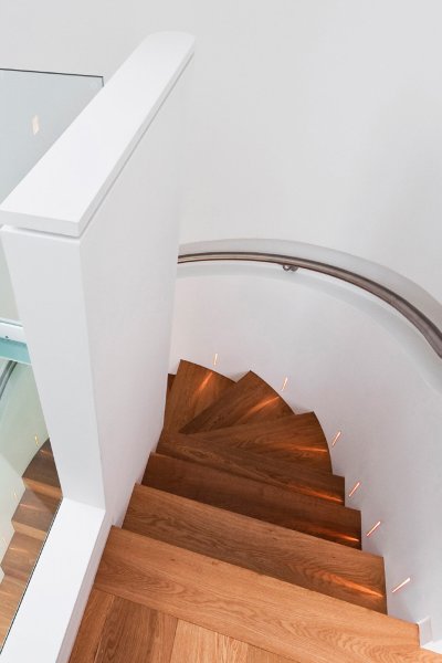 Linear Weiß Von Faro Barcelona - Beleuchten Sie Ihr Zuhause mit dieser LED-Einbauleuchte aus Gips und Aluminium.