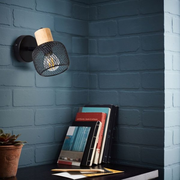 Giada 15cm Schwarz wandlampe Von Brilliant - Der Wandstrahler Giada ist eine stilvolle und flexible Beleuchtungsl&ouml;sung, die sowohl an der Wand als auch an der Decke montiert werden kann.