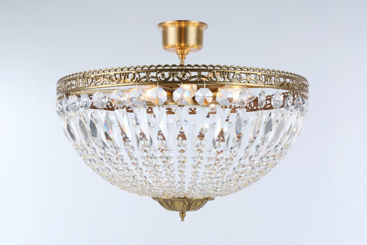 Classic Ø55 kristall Von Norrsken Design - Die funkelnden Kristalle reflektieren das Licht auf bezaubernde Weise und sorgen für einen wunderschönen Glanz im Raum.