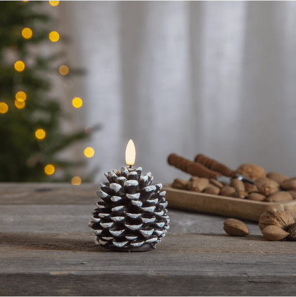 Flamme Cone Braun Von Star Trading - Ein formsch&ouml;ner Kegel mit einer sehr naturgetreuen Flamme, die warmwei&szlig;es Licht spendet.