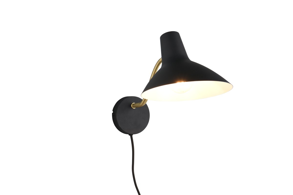 Traveller 38cm Schwarz wandlampe Von Trio Lighting - Die Leuchte kann sowohl mit Kabel, Schalter und Stecker als auch fest angeschlossen werden.