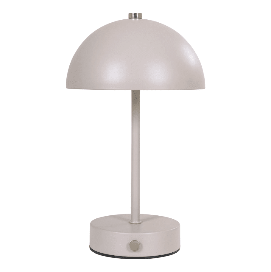 Holt LED 25cm Sand tragbare Von House of Nordic - De klassiska formen i s&auml;ndf&auml;rgad metall med silvriga detaljer bidrar med en harmonisk atmosf&auml;r till rummet.