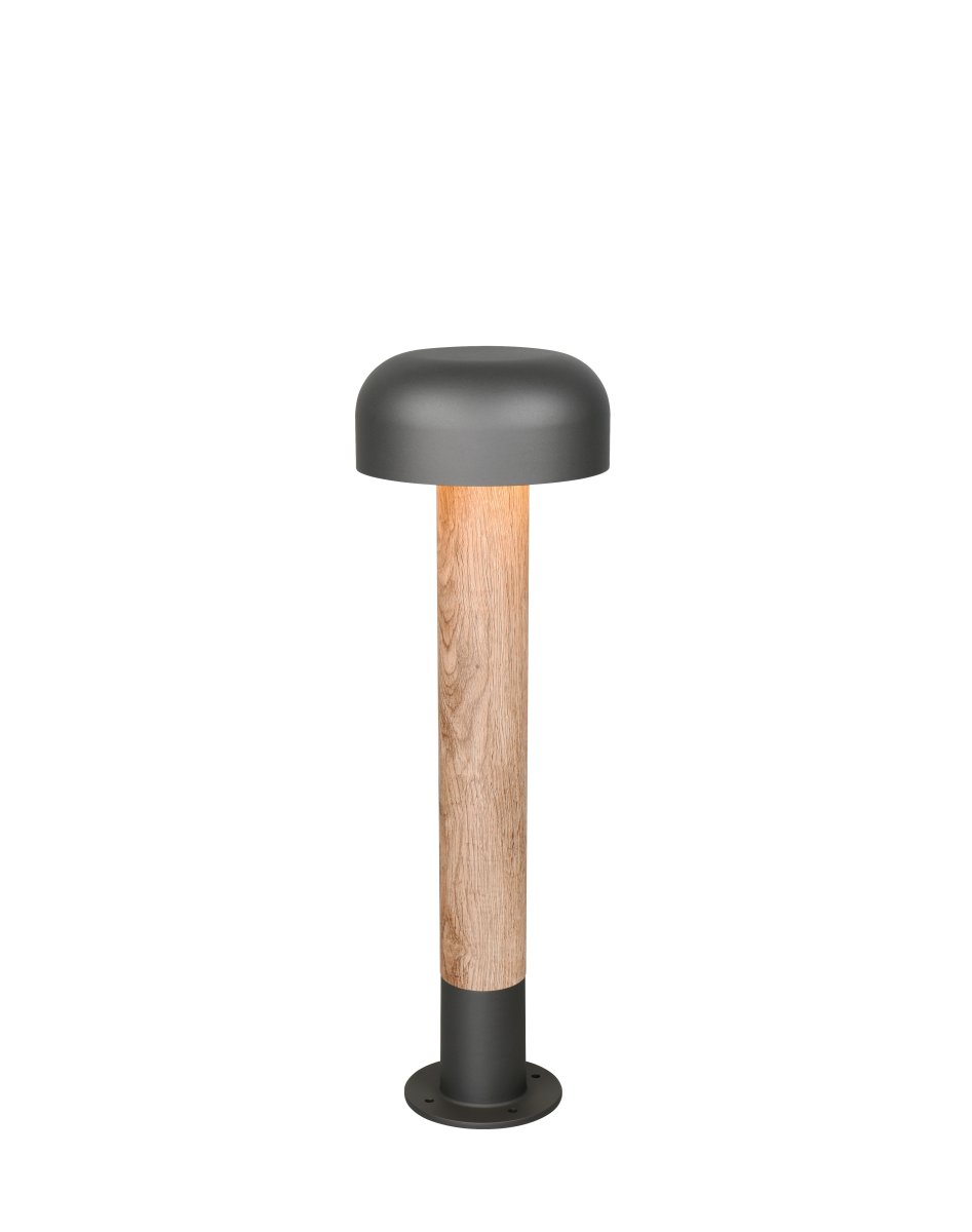 Fraser 54cm Holzimitat pollarleuchten Von Trio Lighting - Die dunkelgraue Lackierung und der holzinspirierte Teil verleihen ihm einen warmen, stilvollen Charakter.