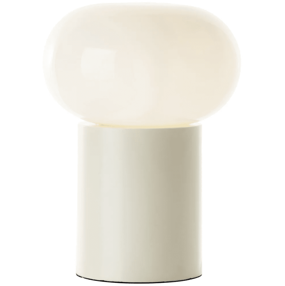 Daeny 27cm Beige tischlampe Von Brilliant - Daeny ist eine moderne Tischleuchte mit einem stilvollen, gl&auml;nzenden Metallsockel und beigem Schirm.