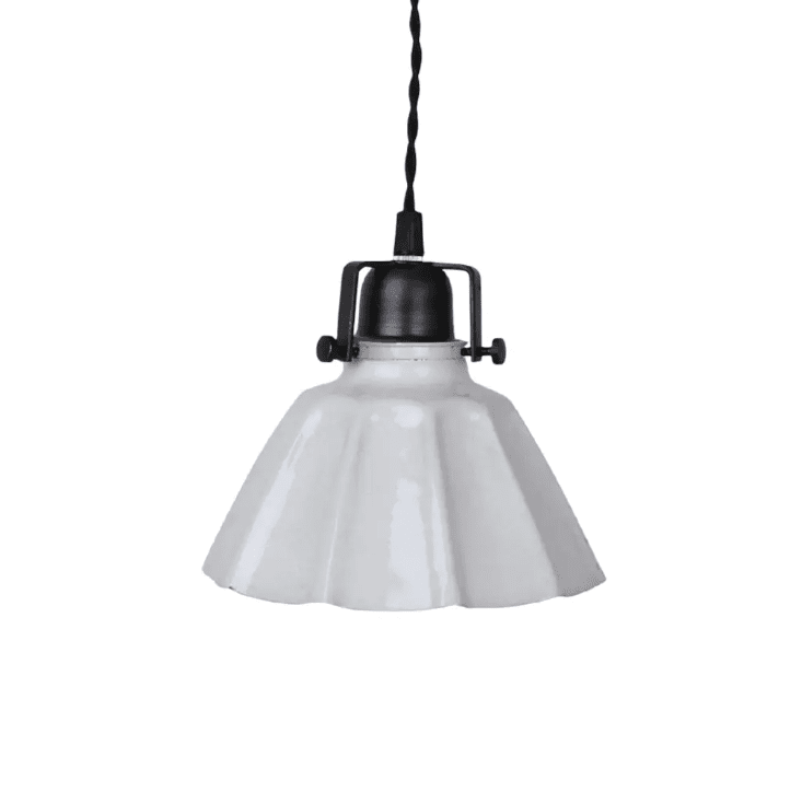 Margareta Ø18 Weiß fensterlampe Von Strömshaga - Der Schirm hat eine marmorierte Oberfl&auml;che, die von Hand bemalt wurde, daher k&ouml;nnen Unebenheiten und Unterschiede auftreten.